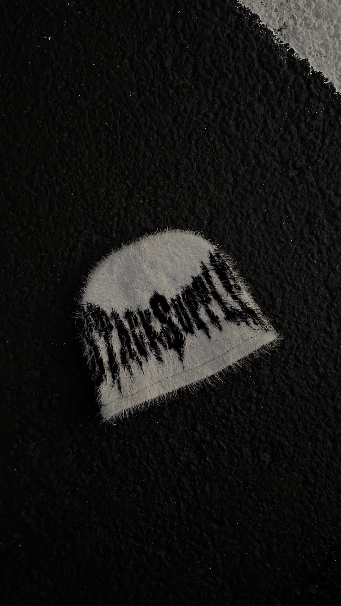FUZZY LOGO BEANIE (SATIN INSIDE)