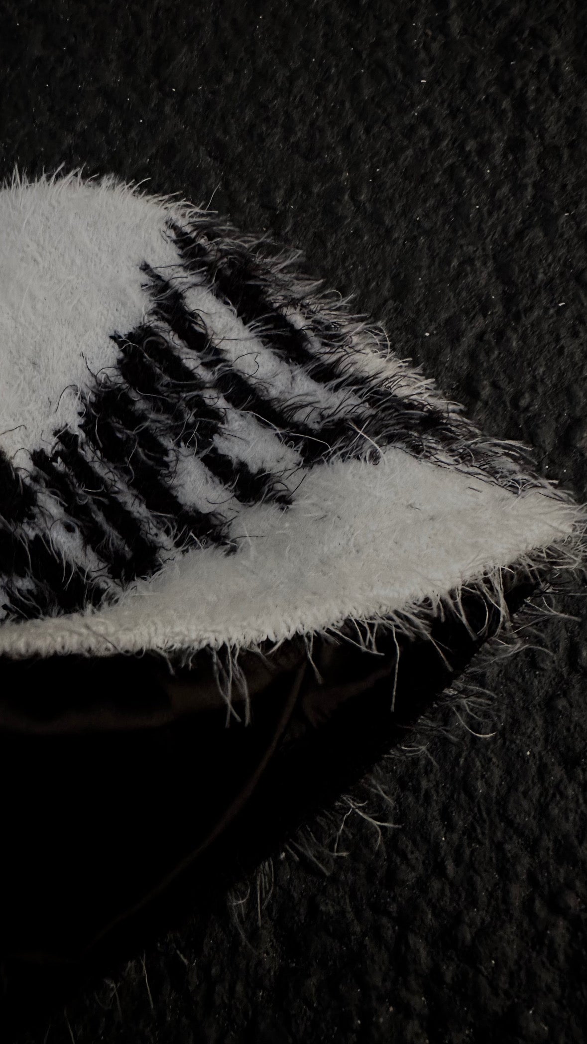 FUZZY LOGO BEANIE (SATIN INSIDE)
