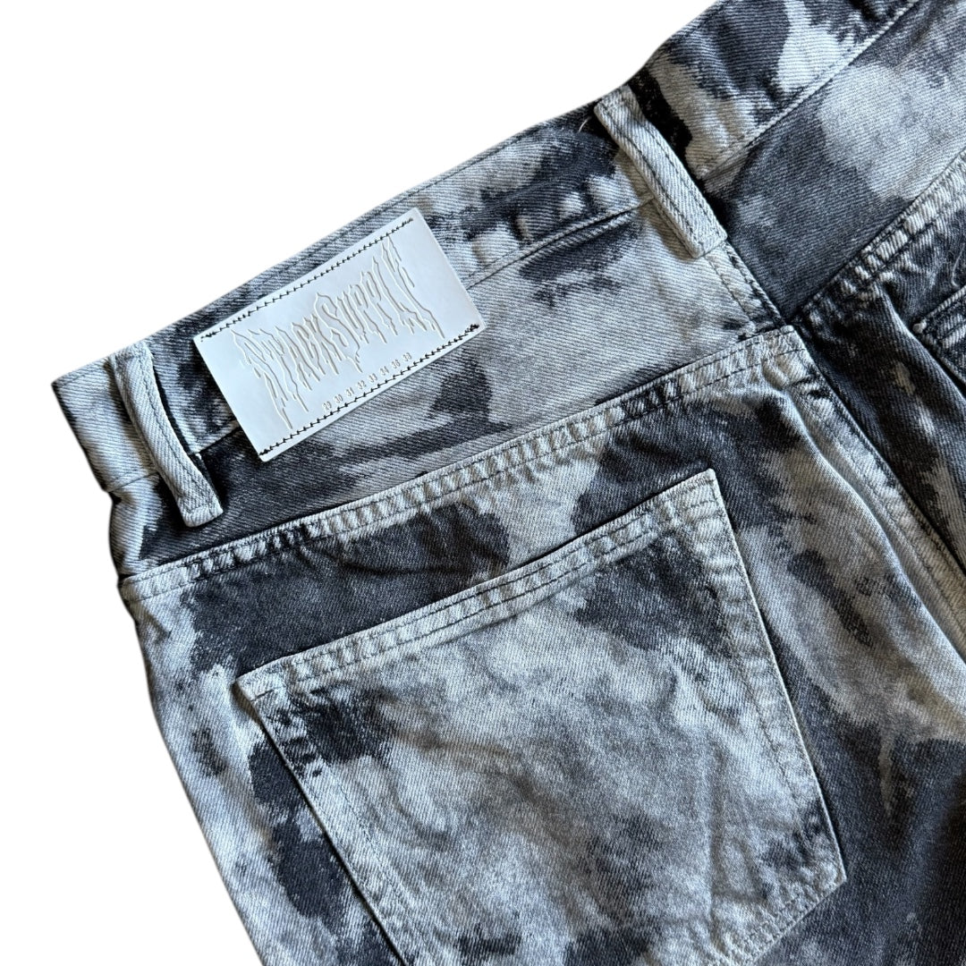 BLACKOUT BLEACHED SHORTS
