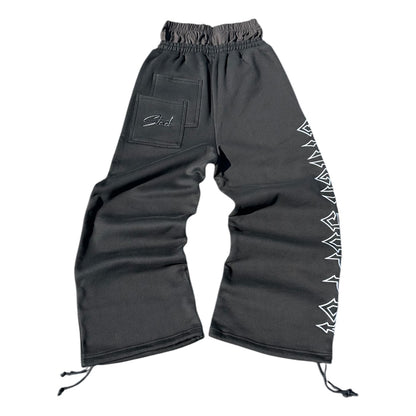 BLACK EDGY BOXER SWEATS