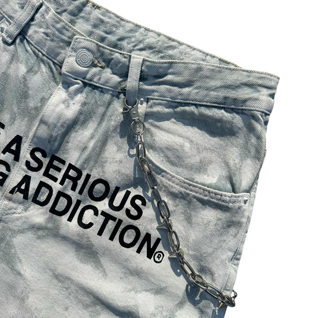 I HAVE A SERIOUS CLOTHING ADDICTION WHITE BAGGY SHORTS